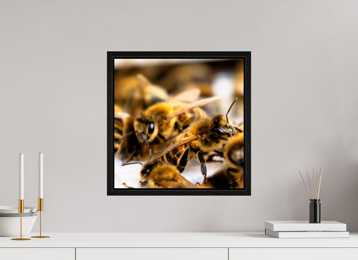 40 x 40 cm, Floater Frame Zwischen Flügeln – Fine Art Print